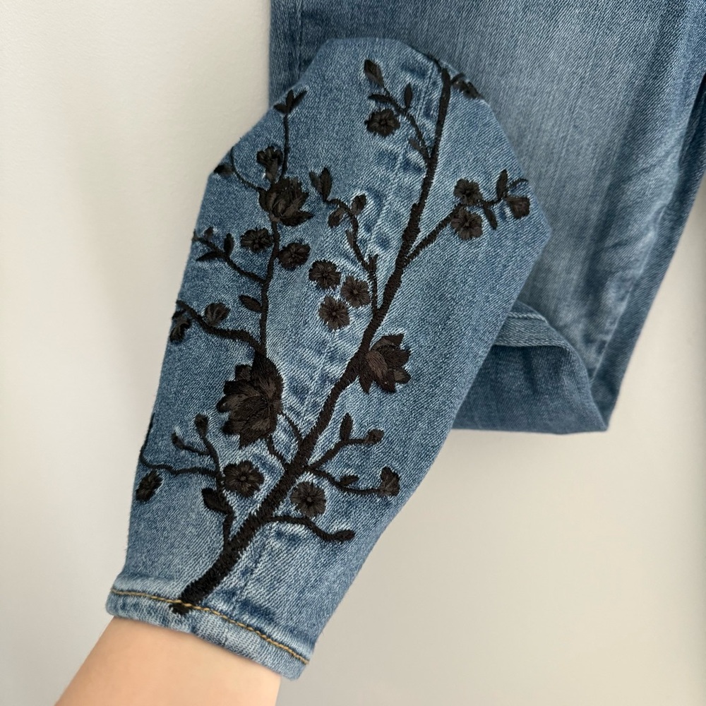 Driftwood Women's Jackie Embroidered Floral Skinny Jeans - Picture 4 of 9